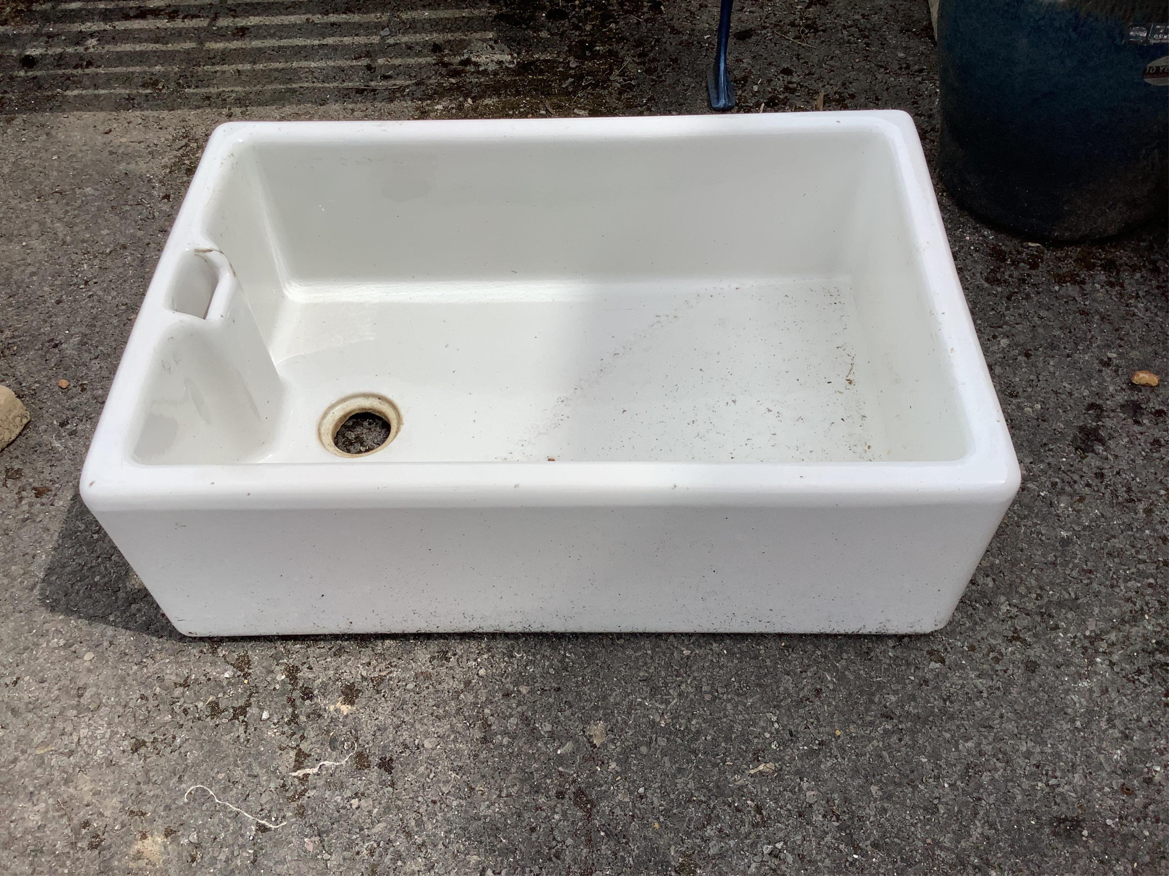 A rectangular Belfast sink, width 76cm, depth 50cm, height 26cm